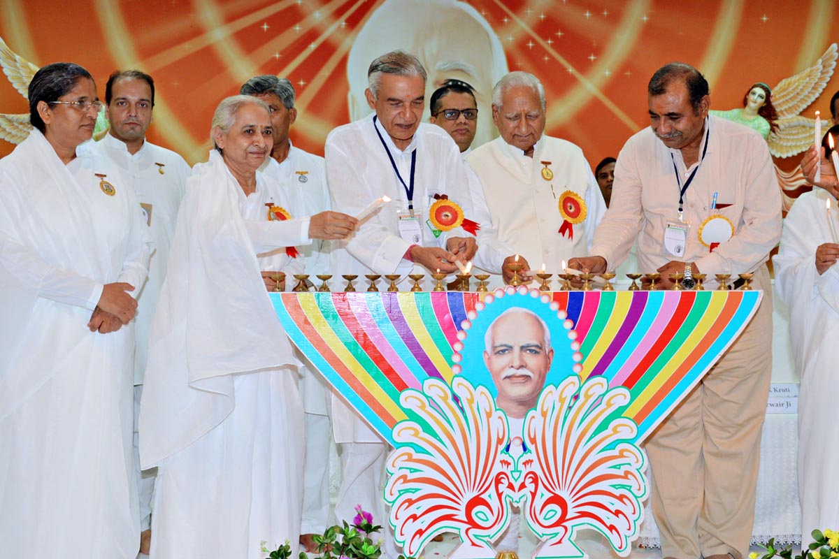 Pavan Kumar Bansal, Ex Railway Minister ​Inaugurates National Youth Retreat on “Youth – the Architect of Tomorrow” at Mount Abu