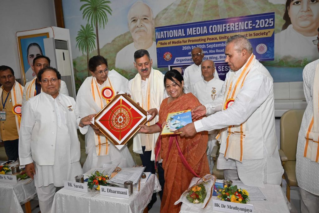 हिमाचल प्रदेश के तकनीकी शिक्षा मंत्री राजेश धरमानी ने किया पत्रकारों को संबोधित